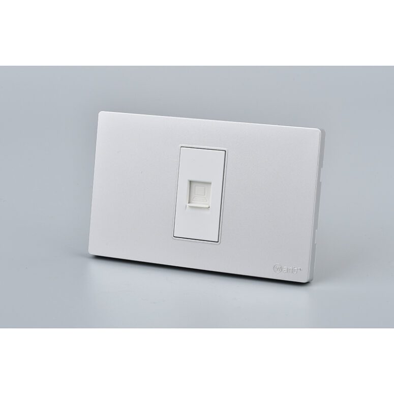 TOMA INTERNET MET RJ45 P+B 10PC